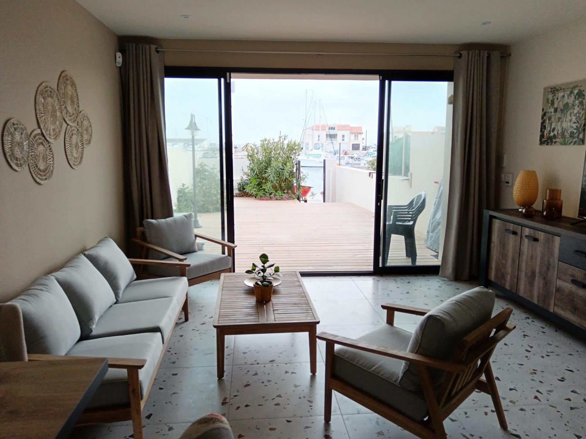 Holiday home Magnifique Pepite Au Bord De L Eau