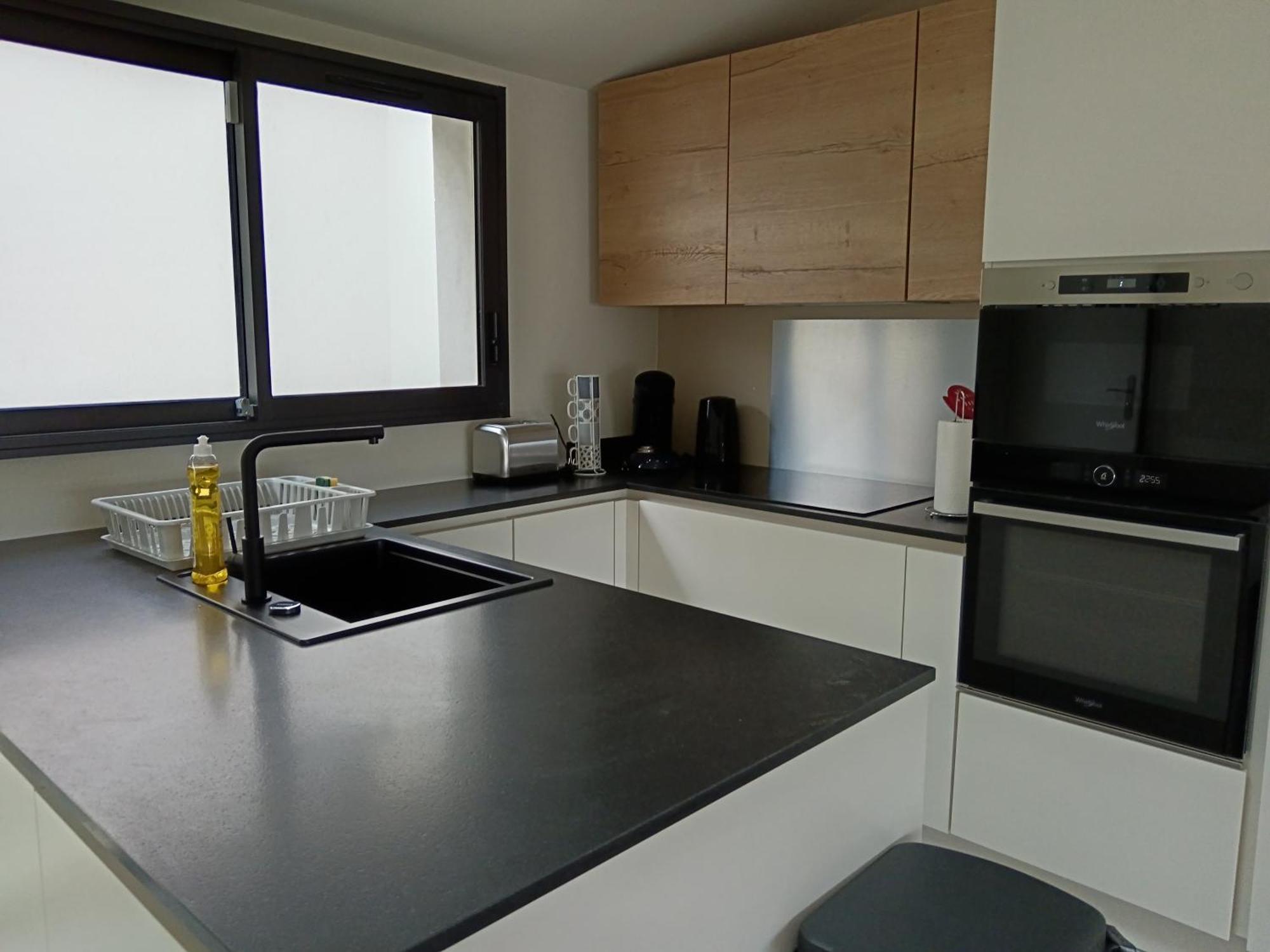 Holiday home Magnifique Pepite Au Bord De L Eau Martigues