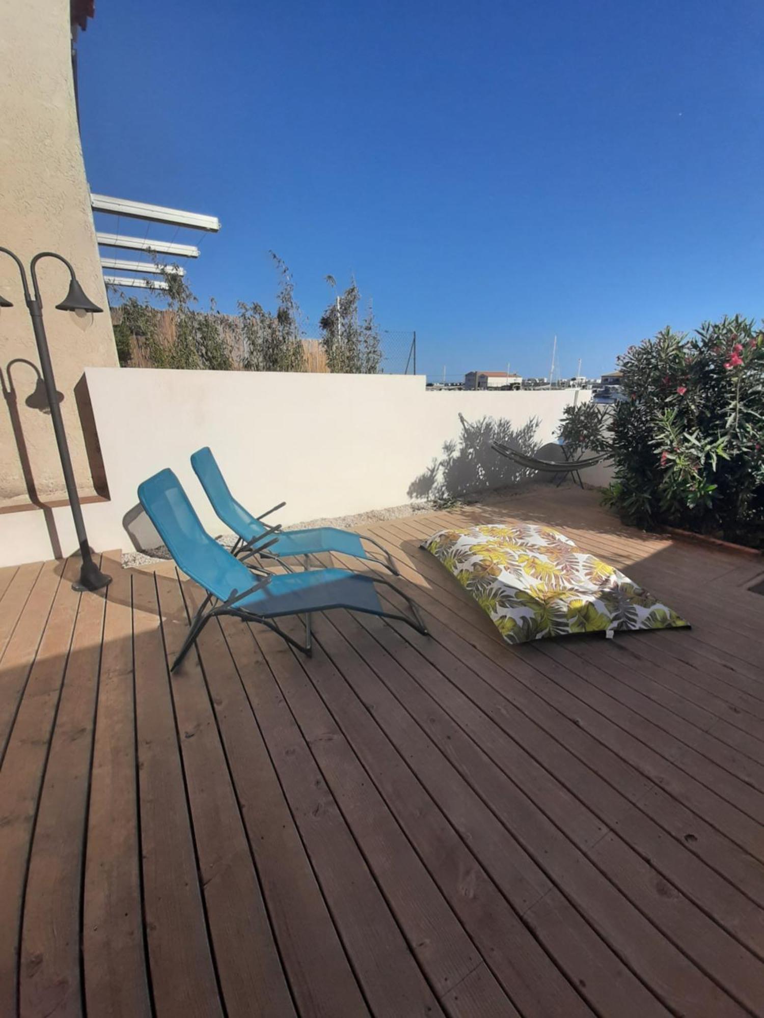 Holiday home Magnifique Pepite Au Bord De L Eau