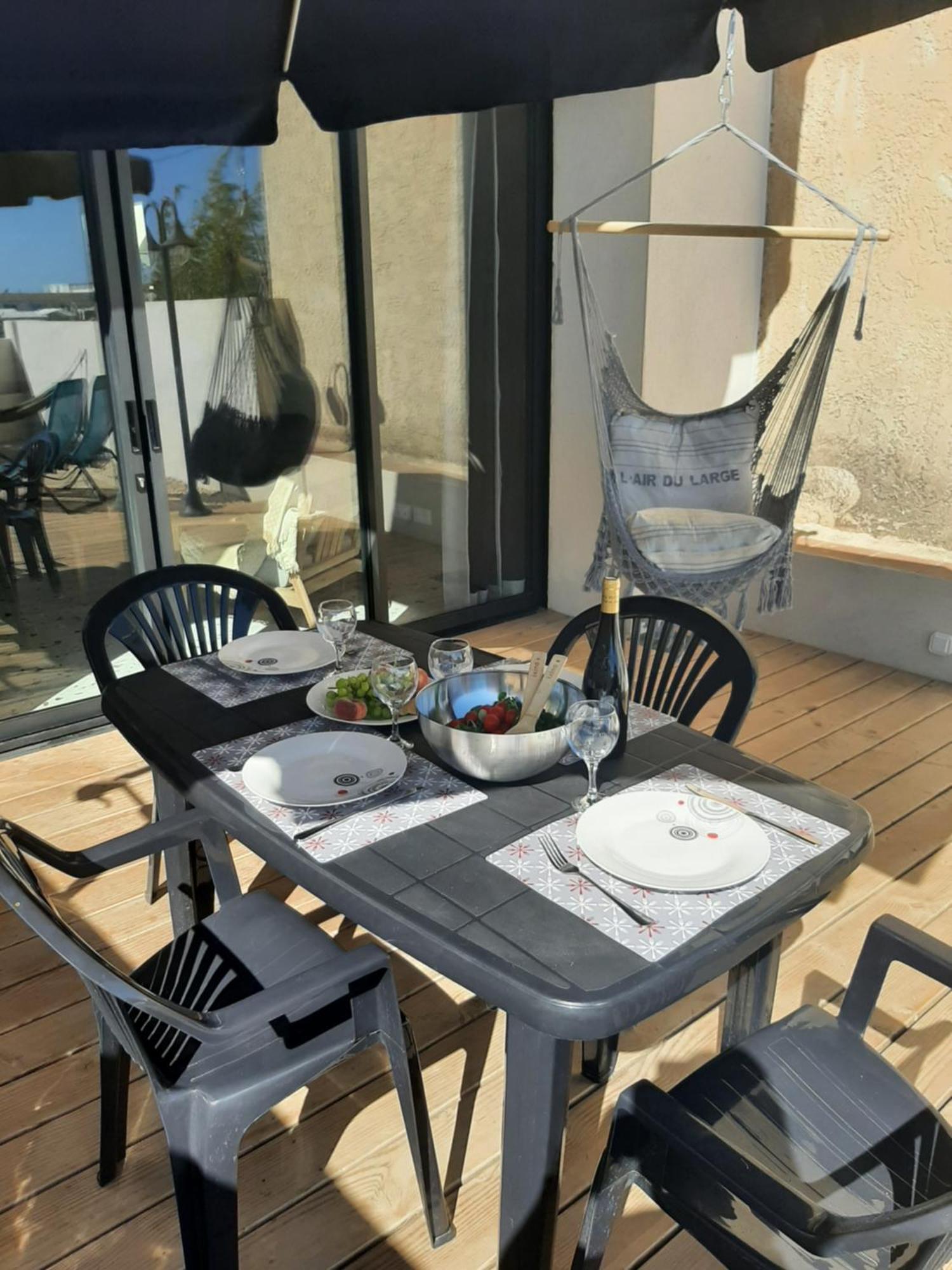 Holiday home Magnifique Pepite Au Bord De L Eau Martigues